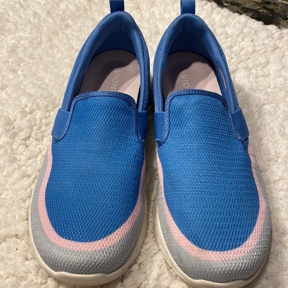 Womens Vionic slip on casual sneaker/shoe size 12 - Picture 1 of 5